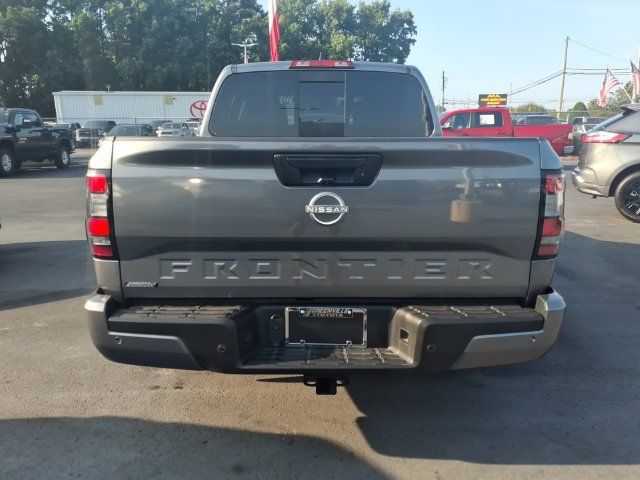 Used 2025 Nissan Frontier SV w/ SV Convenience Package RWD image 2