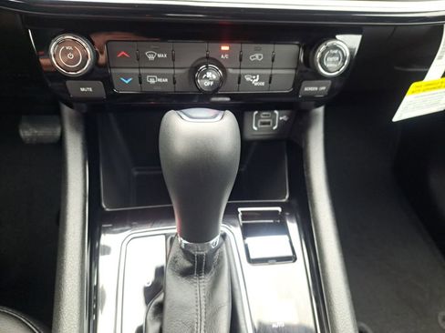 New 2026 Jeep Compass Latitude image 10