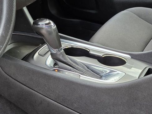 Used 2020 Chevrolet Malibu LT image 18