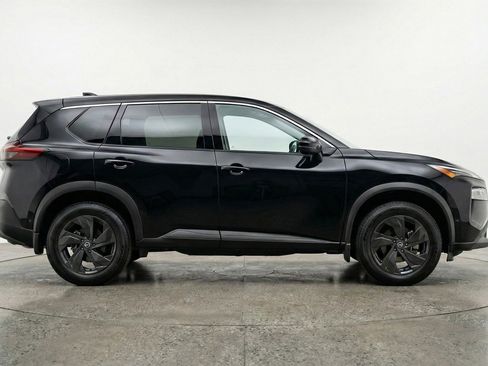 Used 2025 Nissan Rogue SV image 11