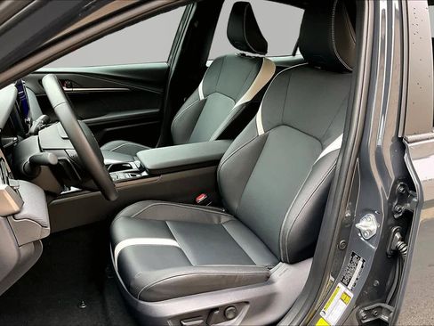 Used 2026 Toyota Camry SE w/ Convenience Package FWD image 8