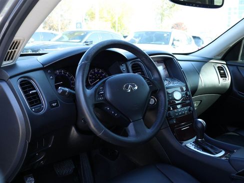 Used 2017 INFINITI QX50 2WD w/ Premium Plus Package image 2