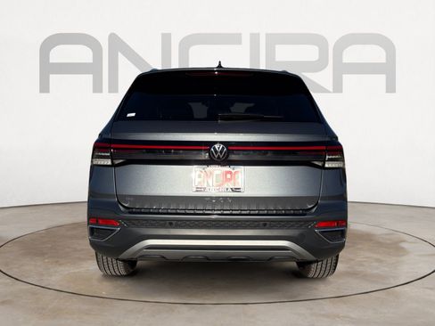 New 2026 Volkswagen Taos SE FWD image 7