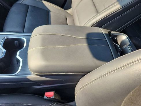 Used 2024 GMC Acadia Elevation w/ Trailering Package image 23