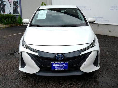 Used 2021 Toyota Prius Prime LE w/ Carpet Mat Package (TMS) FWD image 5