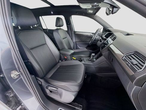 Certified 2023 Volkswagen Tiguan SE R-Line FWD image 29