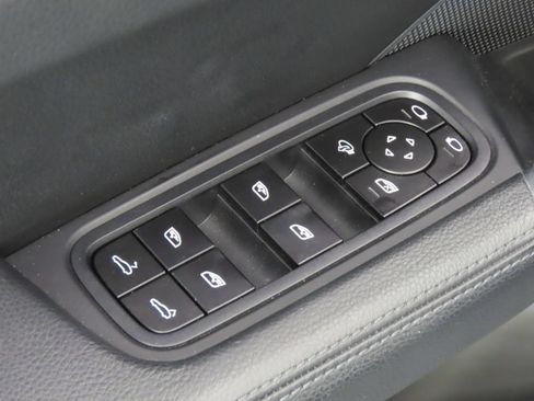Certified 2023 Porsche Cayenne Coupe AWD/4WD image 38