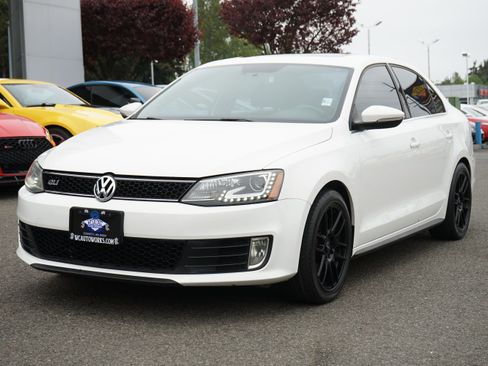 Used 2013 Volkswagen Jetta GLI Autobahn FWD image 1