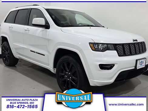 Used 2021 Jeep Grand Cherokee Altitude image 1