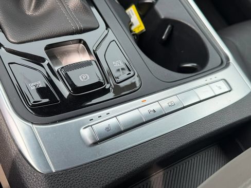Used 2025 Kia Carnival EX FWD image 41