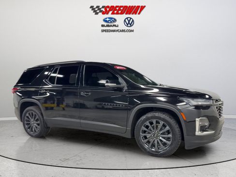 Used 2023 Chevrolet Traverse RS FWD image 3