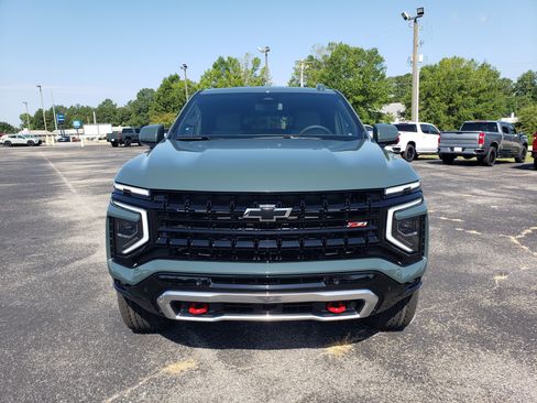 New 2026 Chevrolet Suburban Z71 w/ Z71 Off-Road Package AWD/4WD image 7