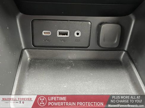 Used 2024 GMC Terrain SLE w/ Driver Convenience Package image 6