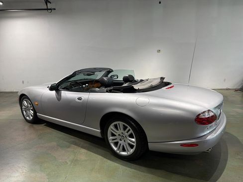 Used 2005 Jaguar XK8 Convertible image 31
