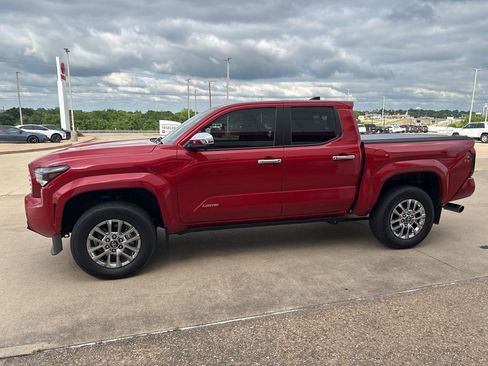 Used 2026 Toyota Tacoma Limited AWD/4WD image 4