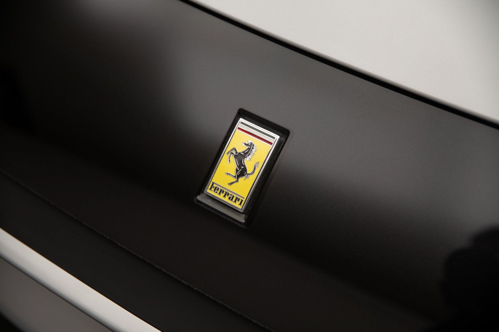 Used 2025 Ferrari 12Cilindri RWD image 32