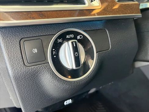 Used 2014 Mercedes-Benz E 350 Sedan image 18