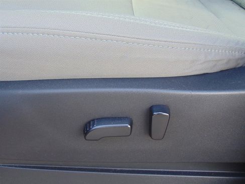 Used 2022 Nissan Frontier SV image 14