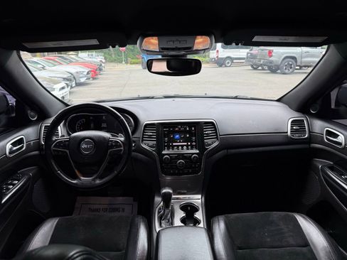 Used 2017 Jeep Grand Cherokee Altitude image 34