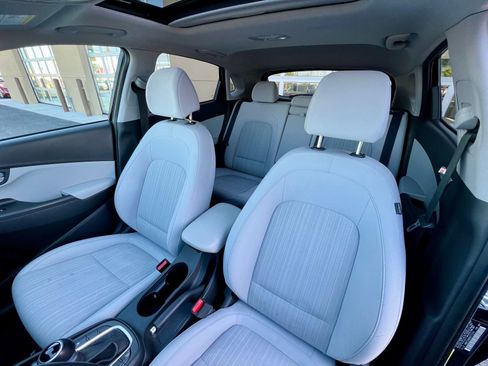 Used 2022 Hyundai Kona SEL w/ Convenience Package FWD image 6