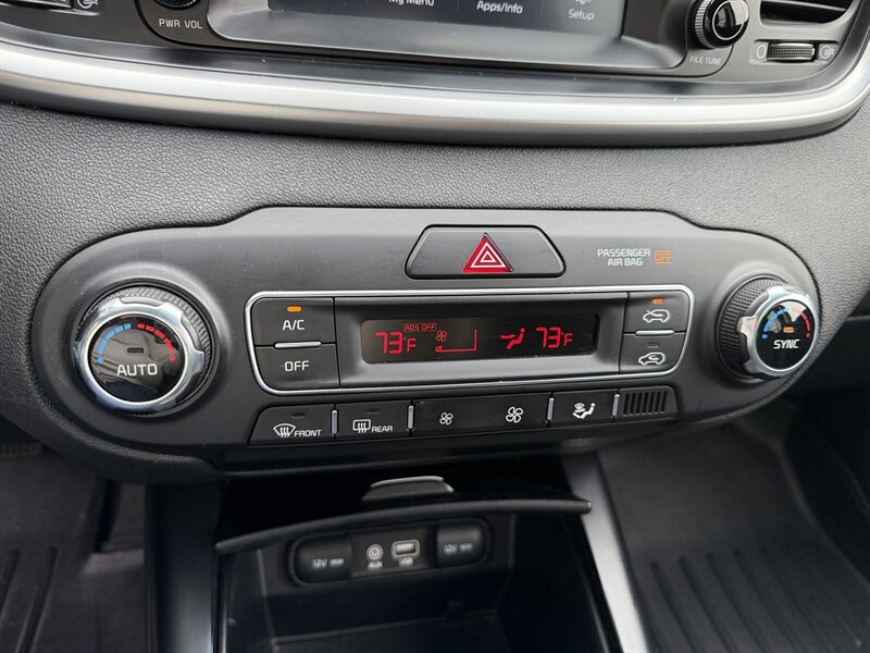 Used 2019 Kia Sorento AWD V6 image 22