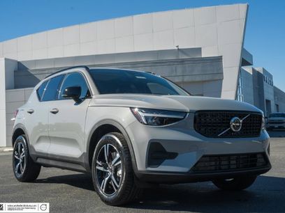 New 2026 Volvo XC40 B5 Core w/ Protection Package Premier
