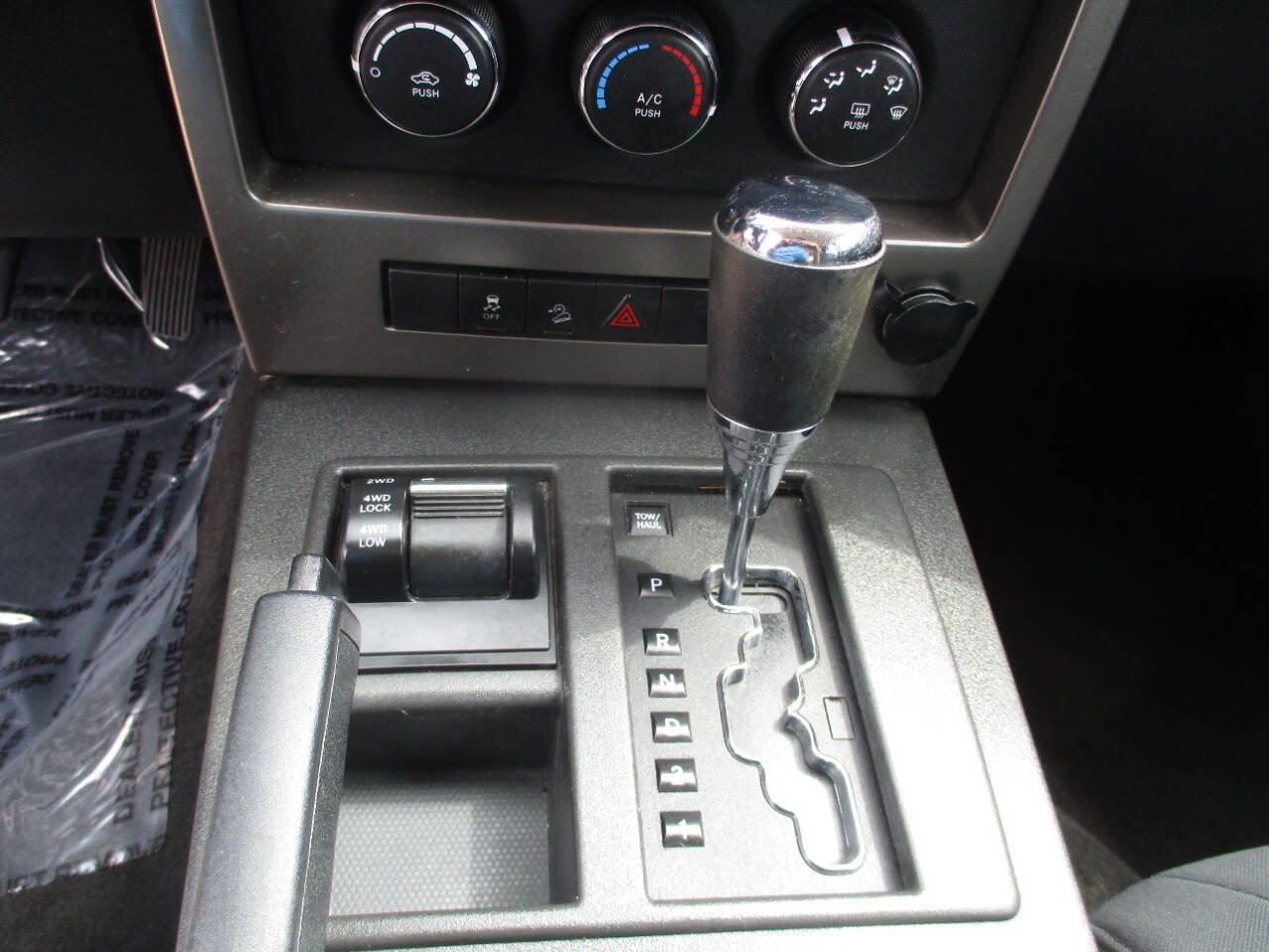 Used 2012 Jeep Liberty Sport AWD/4WD image 23