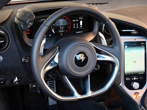 New 2026 McLaren 750S image 8