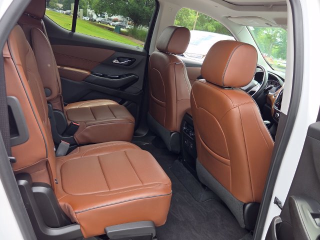 Used 2021 Chevrolet Traverse High Country FWD image 17