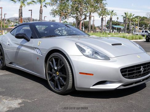 Used 2012 Ferrari California RWD image 22