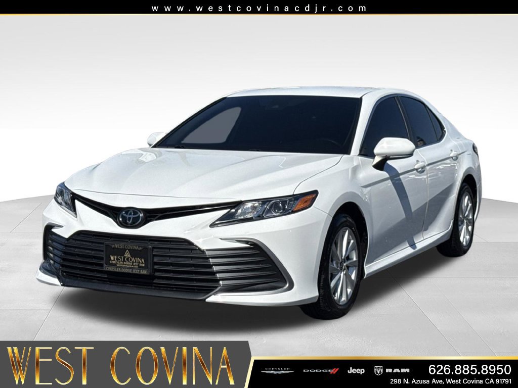 Used 2024 Toyota Camry LE w/ Convenience Package FWD image 4