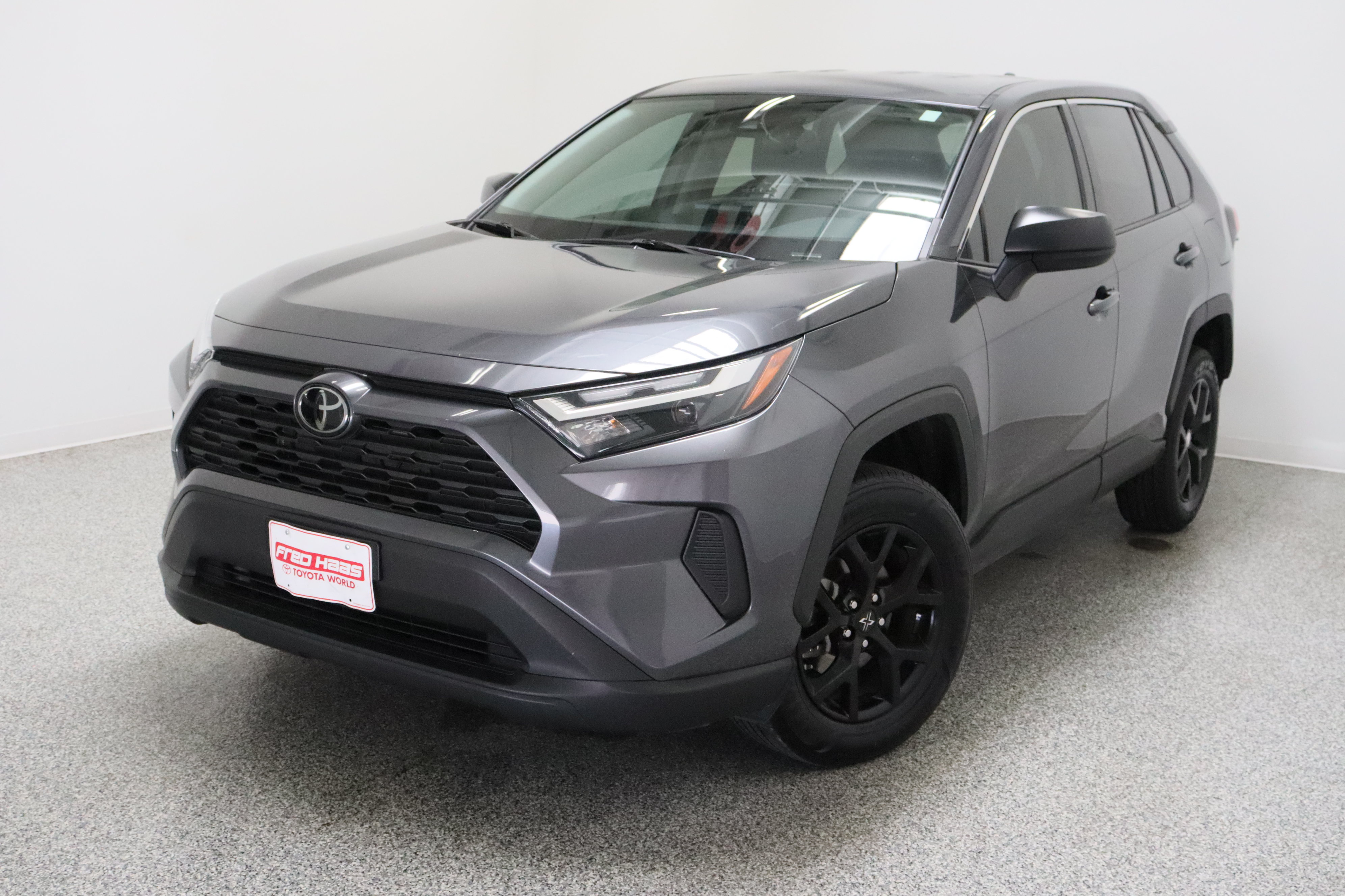 Used 2024 Toyota RAV4 LE FWD image 2