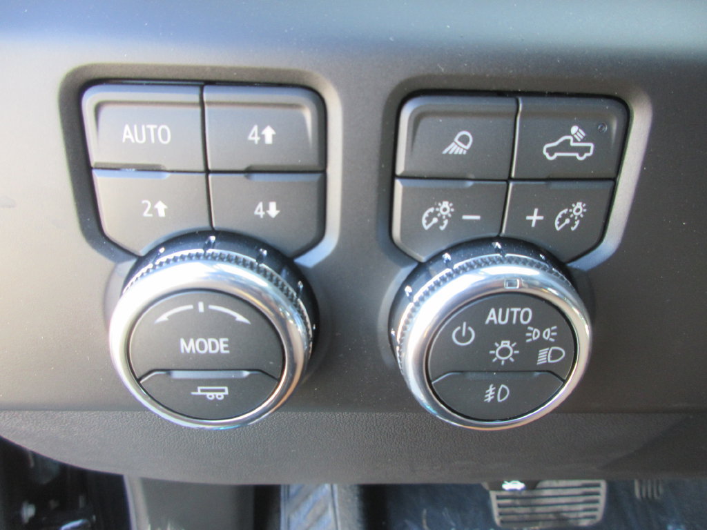 New 2026 GMC Sierra 1500 AT4 w/ AT4 Premium Package AWD/4WD image 17