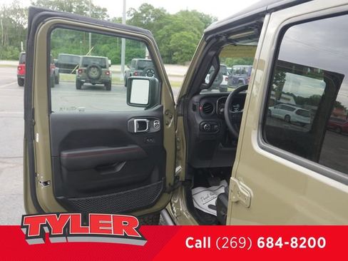 New 2026 Jeep Gladiator Rubicon w/ Steel Power Dome Hood Package AWD/4WD image 21