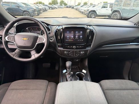 Used 2023 Chevrolet Traverse LT FWD image 19