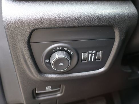 Used 2024 Jeep Grand Cherokee L Limited AWD/4WD image 14