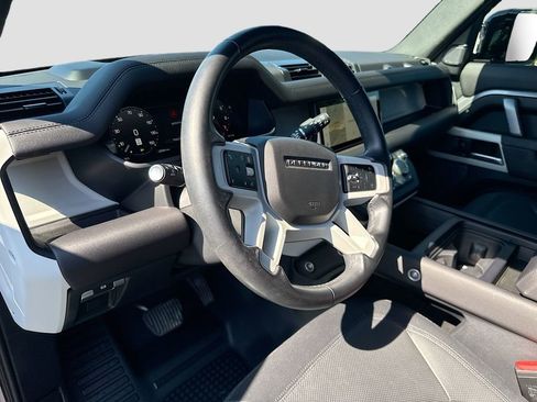 Used 2024 Land Rover Defender 110 X-Dynamic SE AWD/4WD image 10