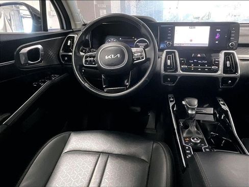 Used 2023 Kia Sorento SX AWD/4WD image 18