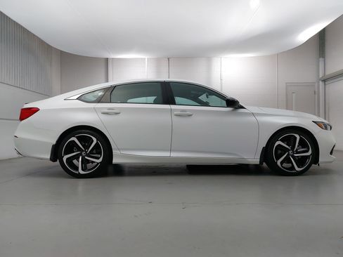 Used 2022 Honda Accord Sport image 8