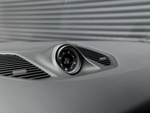 Certified 2025 Porsche Cayenne S AWD/4WD image 21