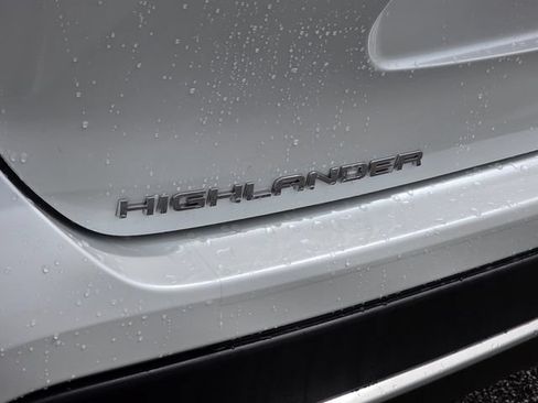 Used 2022 Toyota Highlander XSE FWD image 34