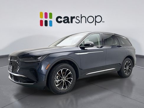 Used 2024 Lincoln Nautilus Premier AWD/4WD image 1
