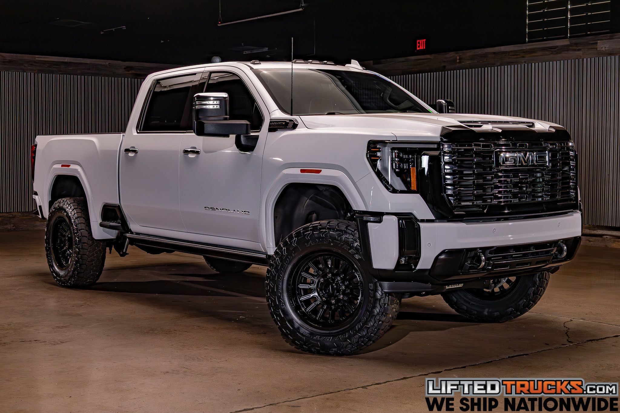 Used 2026 GMC Sierra 2500 Denali Ultimate AWD/4WD image 1