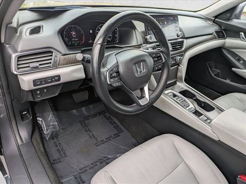 Used 2018 Honda Accord Touring image 11