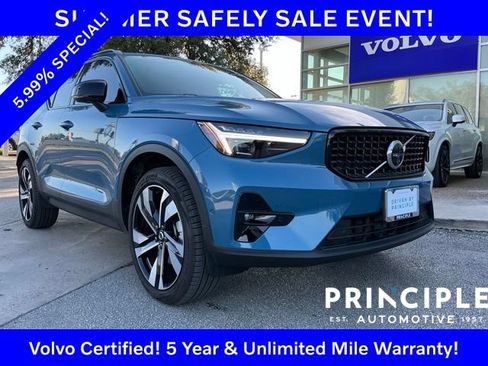 Certified 2025 Volvo XC40 B5 Ultra AWD/4WD image 1
