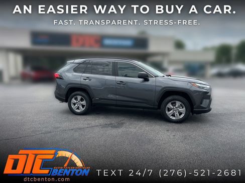Used 2024 Toyota RAV4 LE AWD/4WD image 2