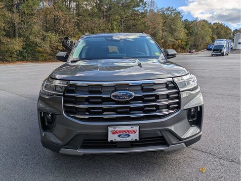 Used 2026 Ford Explorer Active w/ Active Comfort Package RWD image 3