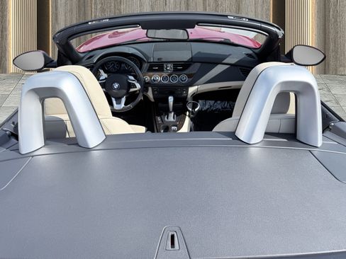 Used 2010 BMW Z4 sDrive30i w/ Premium Pkg image 26