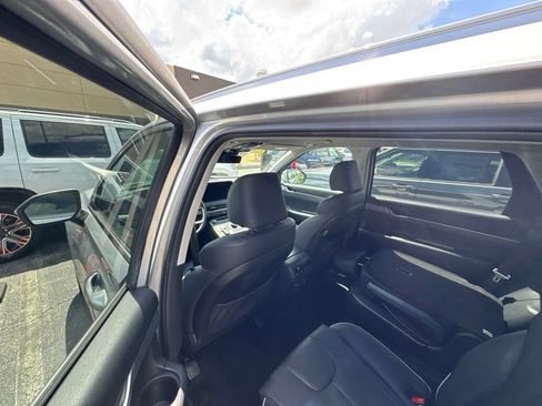 Used 2025 Hyundai Palisade SEL FWD image 25