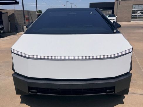 Used 2024 Tesla Cybertruck AWD Crew Cab image 1